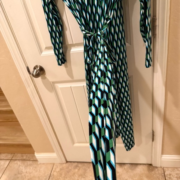 Diane Von Furstenberg Teal and White Geometric Long Sleeve Dress - Picture 5 of 6